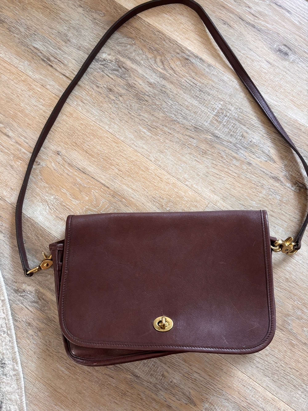 Leather Crossbody Shoulder Bag in Brown